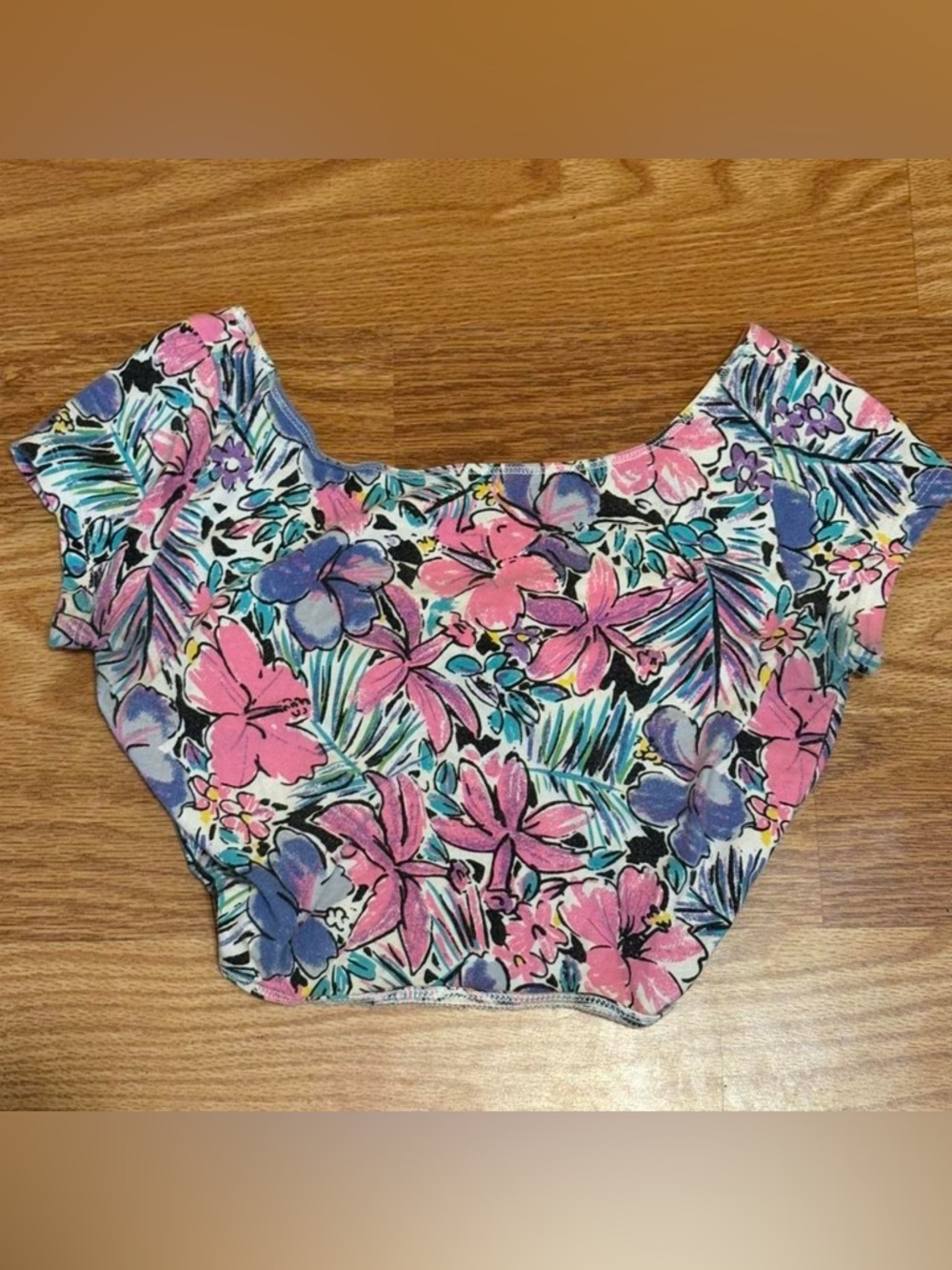 Tropical Floral Scoop Neck Crop Top with Knot detail by Forever 21